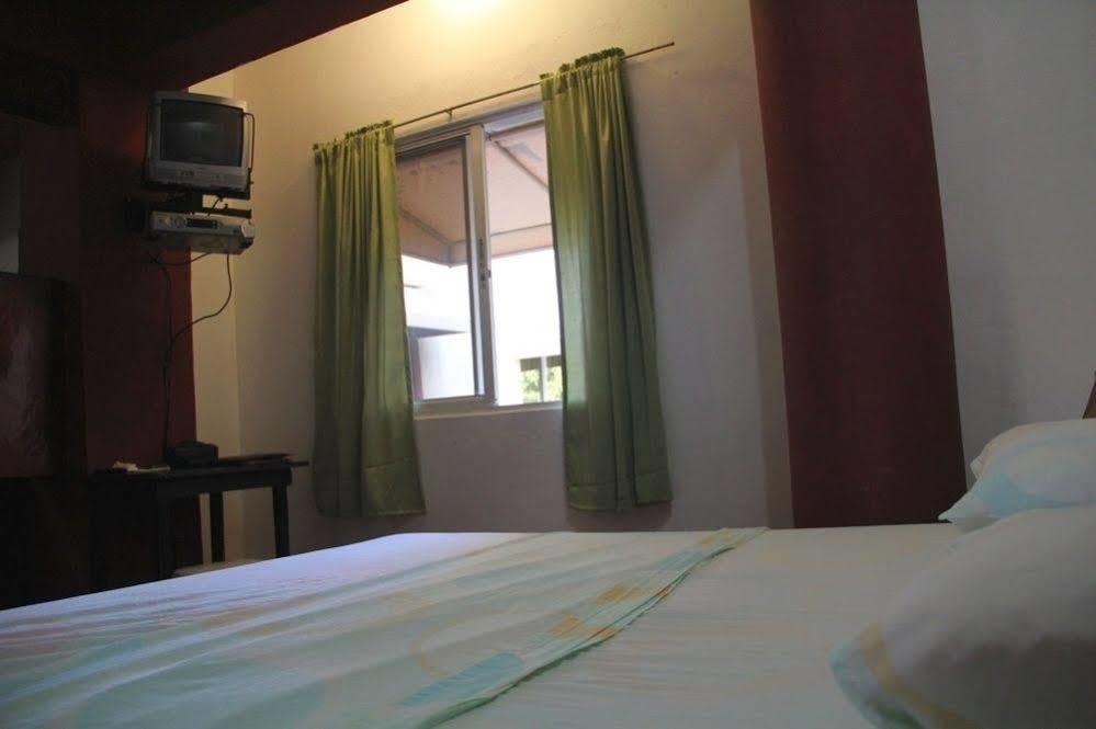 Hostal Condo-Parque Santo Domingo Exterior photo
