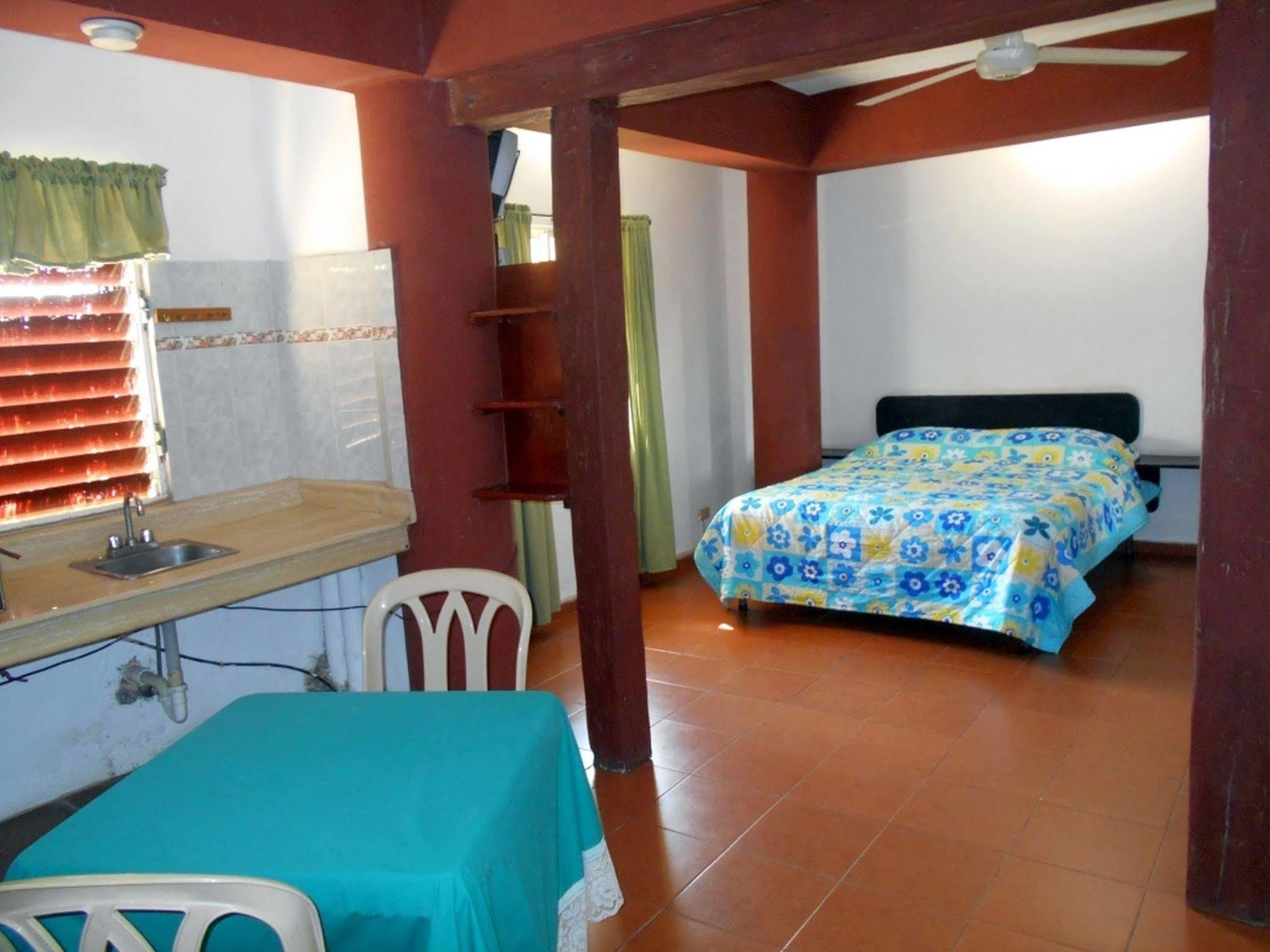 Hostal Condo-Parque Santo Domingo Exterior photo