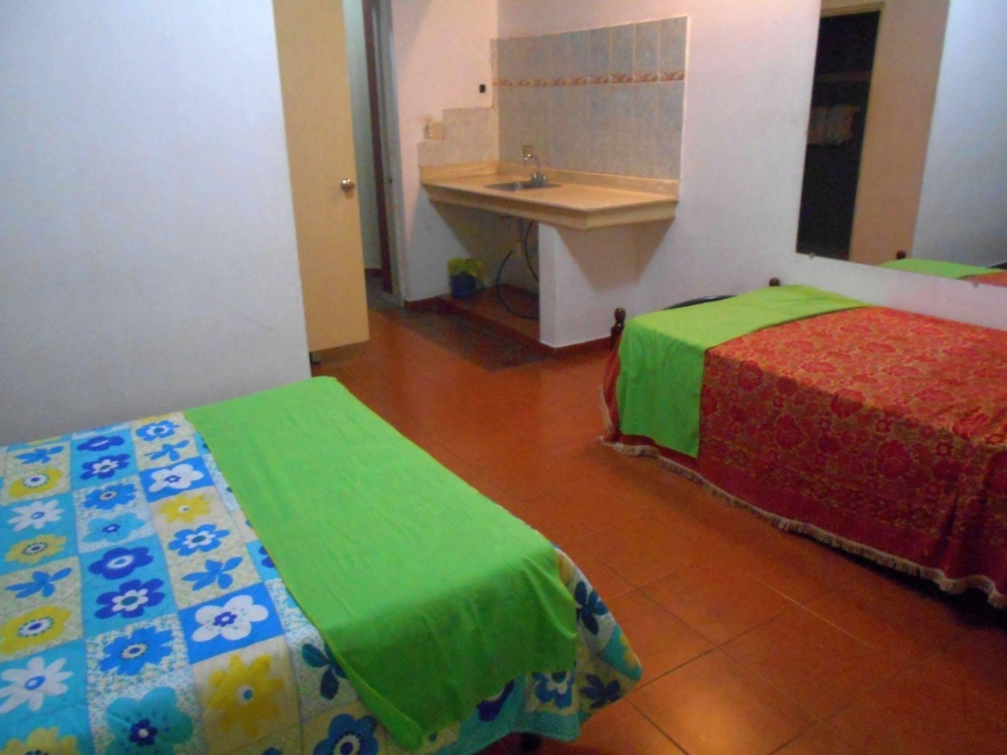 Hostal Condo-Parque Santo Domingo Exterior photo